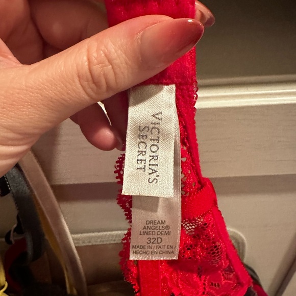 Victoria’s Secret Dream Angels Lined Demi bras - Picture 4 of 4